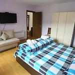 “ния” Holiday home