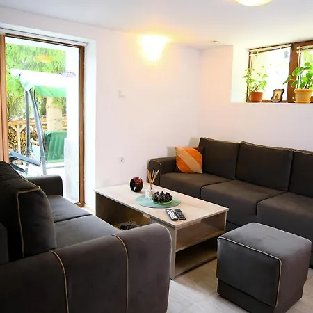 “ния” Holiday home